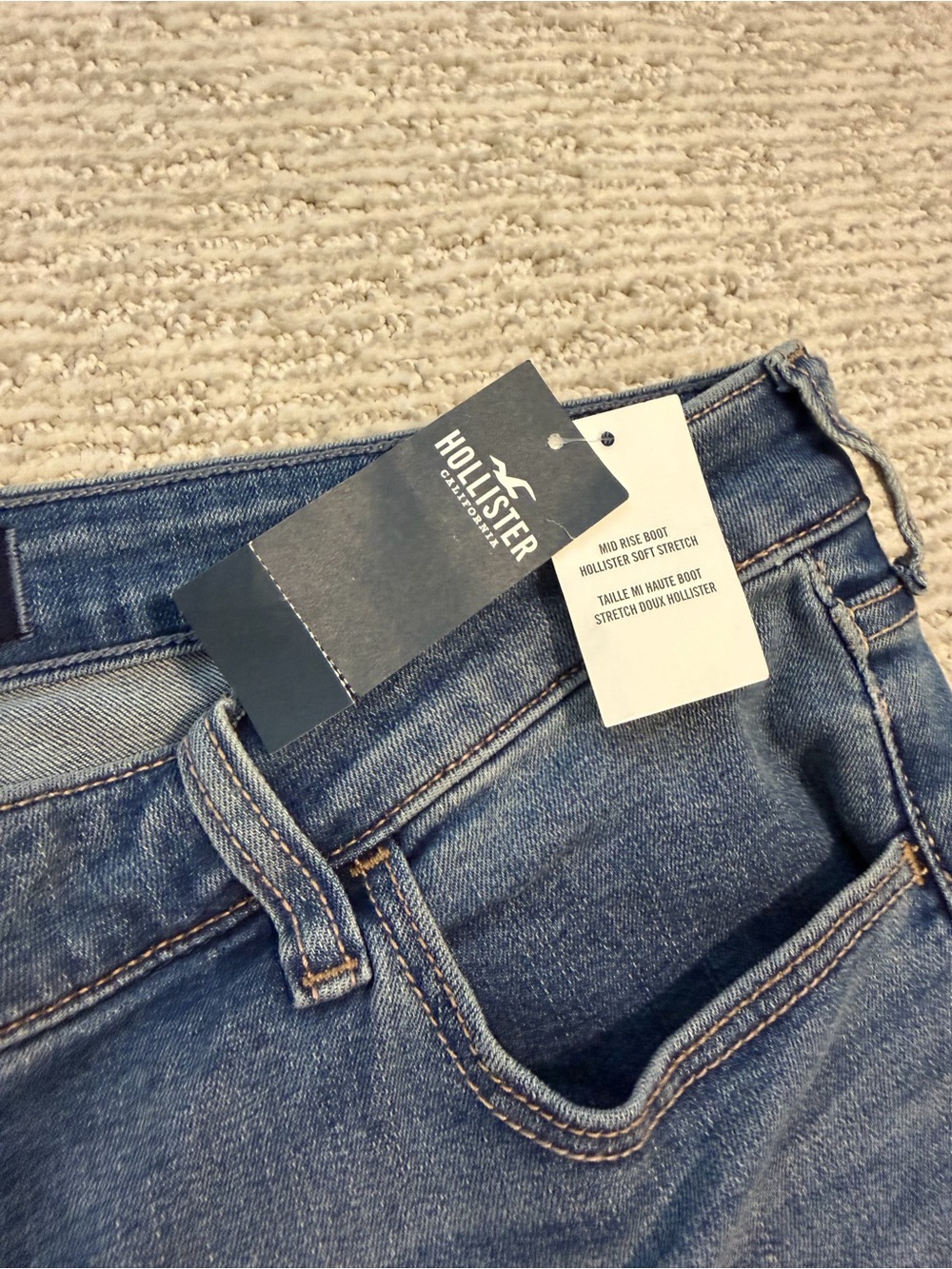 Hollister Women's Mid-Rise Boot Cut Jeans - Picture 3 of 7